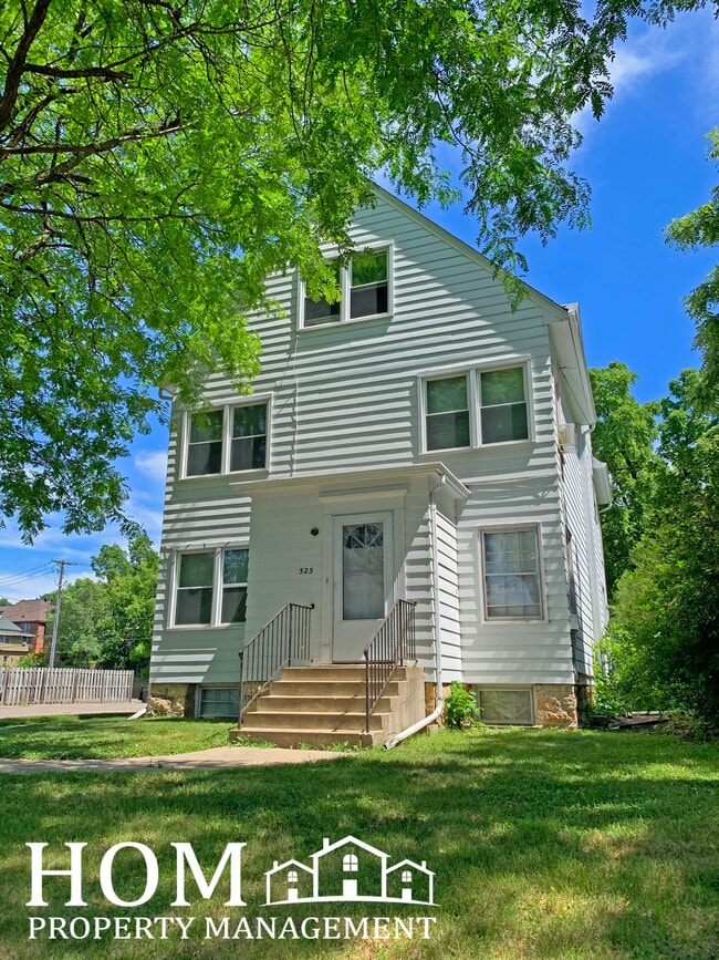 525 S Broad St, Unit 4 in Mankato, MN - Foto de edificio - Building Photo