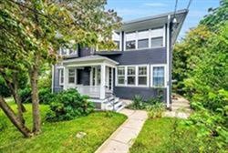 61 Rowe St in Newton, MA - Building Photo