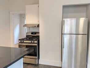 393 Washington St, Unit 3 in Somerville, MA - Building Photo - Building Photo