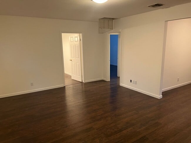 17164 Kingsbury St in Los Angeles, CA - Building Photo - Building Photo