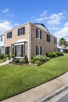 8351 Ariel St in Houston, TX - Building Photo
