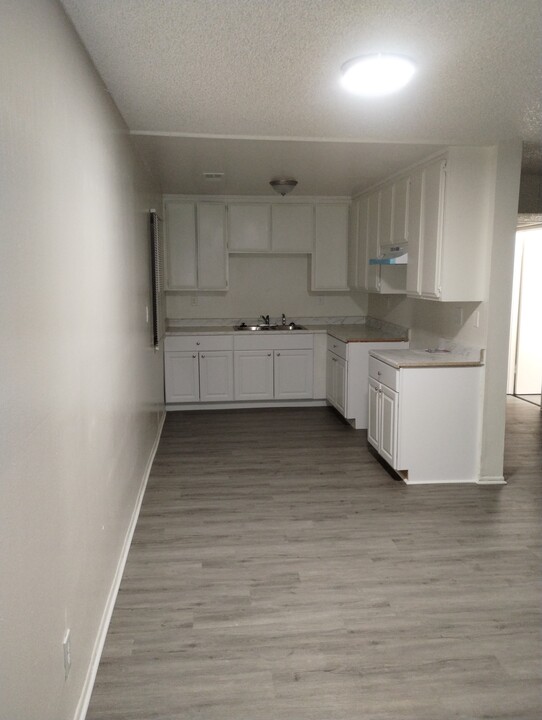 38290 5th St E, Unit 123 in Palmdale, CA - Building Photo