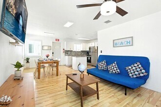 343 Van Buren St, Unit 8 in Hollywood, FL - Building Photo - Building Photo