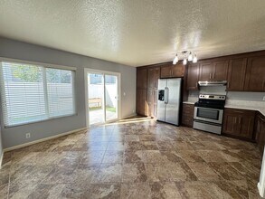 700 W Walnut Ave in Orange, CA - Building Photo - Building Photo