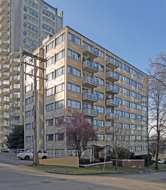 Pacific Beach in Vancouver, BC - Building Photo