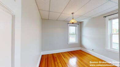 123 Boston St, Unit 3 in Boston, MA - Building Photo - Building Photo