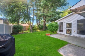 38 Barker Dr in Stony Brook, NY - Building Photo - Building Photo