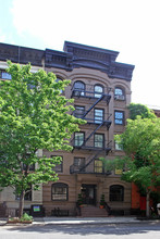 325 W 21st St in New York, NY - Building Photo - Building Photo