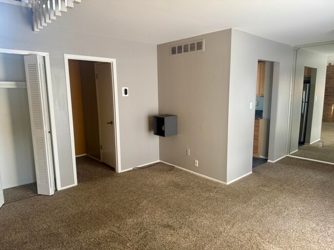 5065 N Crooks Rd in Royal Oak, MI - Building Photo - Building Photo