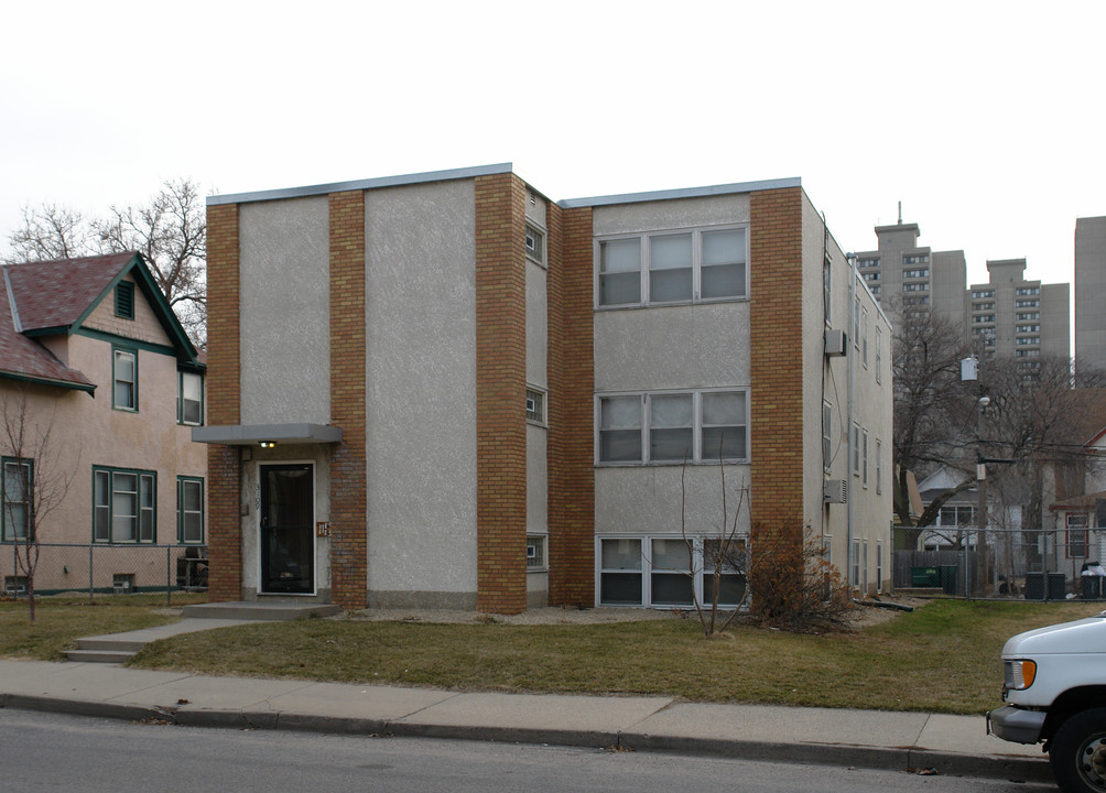 3109 Grand Ave S in Minneapolis, MN - Foto de edificio