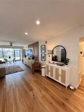 5623 Midnight Pass Rd in Sarasota, FL - Building Photo - Building Photo