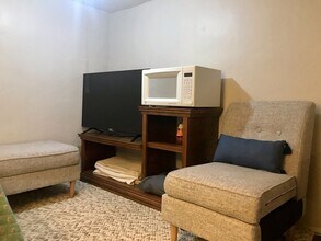 1108 Farlow Ave-Unit -Basement in Rapid City, SD - Foto de edificio - Building Photo