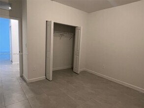 11953 SW 240th St, Unit 2 in Homestead, FL - Foto de edificio - Building Photo