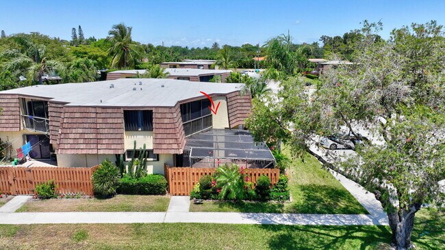 44 Springdale Cir in Palm Springs, FL - Building Photo - Building Photo