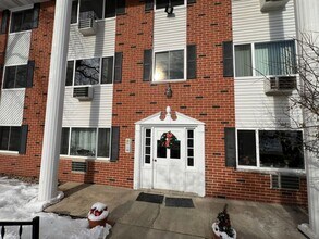 255 Elmwood Ave in Lake Geneva, WI - Building Photo - Building Photo