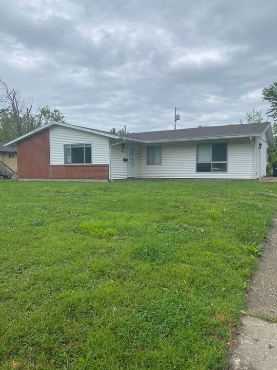 3504-3506-3506 Springhill Rd in Columbia, MO - Foto de edificio