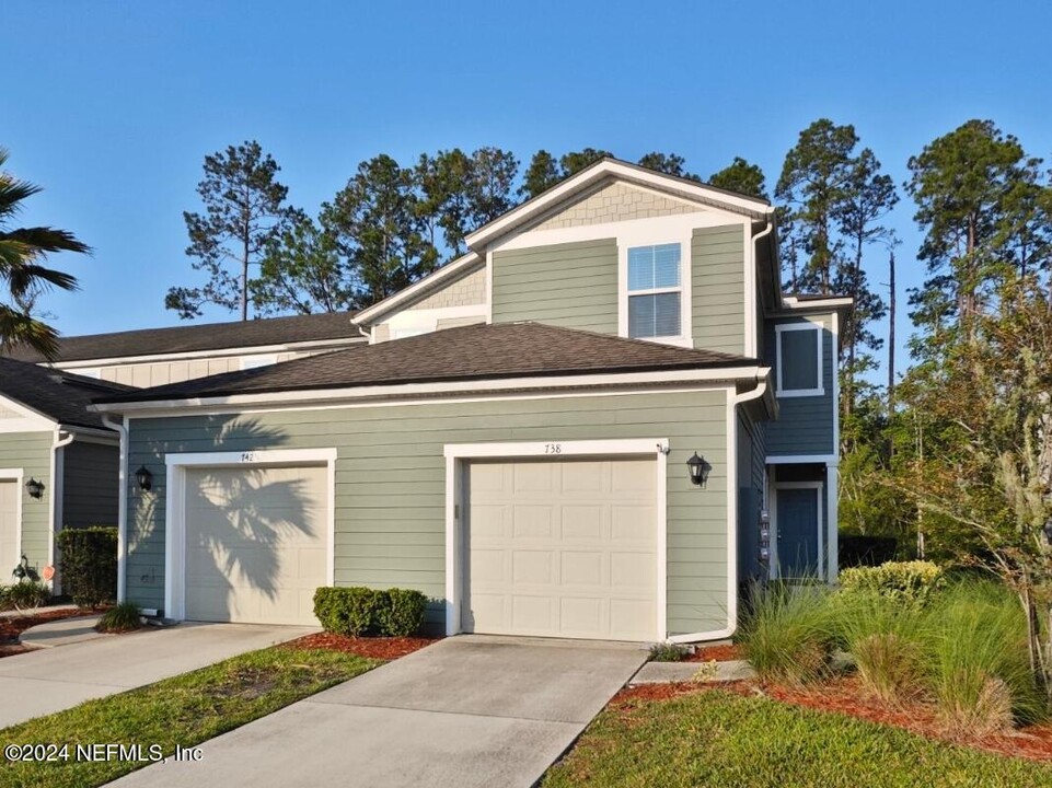 738 Servia Dr in Saint Johns, FL - Building Photo