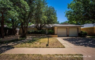 7713 Lynnhaven Ave in Lubbock, TX - Building Photo