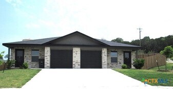 102 Lost Trl in Copperas Cove, TX - Building Photo