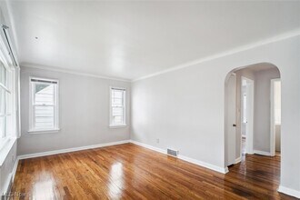 5215 E 115th St in Garfield Heights, OH - Building Photo - Building Photo