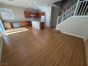 9233 W Sunny Oven Ct in Las Vegas, NV - Building Photo - Building Photo