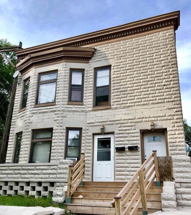 507 Minnehaha Ave E in St. Paul, MN - Building Photo