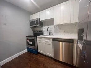 16 Erick Rd in Mansfield, MA - Building Photo - Building Photo