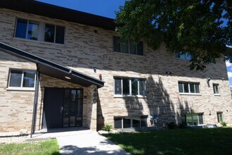 480 8th St in Red Wing, MN - Building Photo - Building Photo