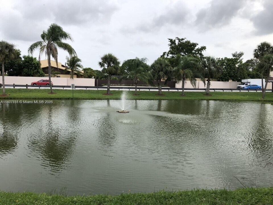 19558 NW 55th Cir Pl in Miami Gardens, FL - Building Photo