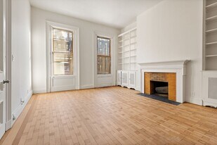 413 Beacon St in Boston, MA - Building Photo