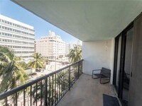 1701 Collins Ave, Unit 5C in Miami Beach, FL - Building Photo - Building Photo