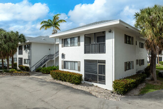 Marina Oaks in Fort Lauderdale, FL - Foto de edificio - Building Photo