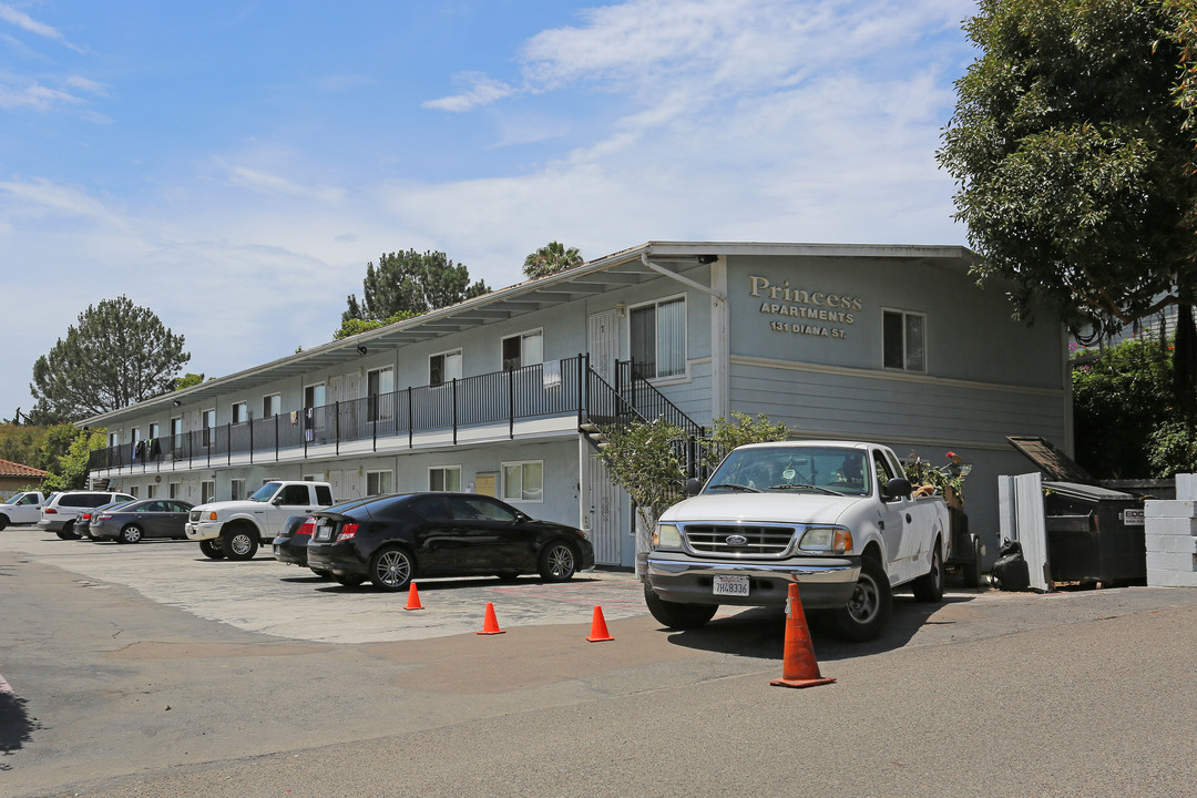 Princess Apartments in Encinitas, CA - Building Photo