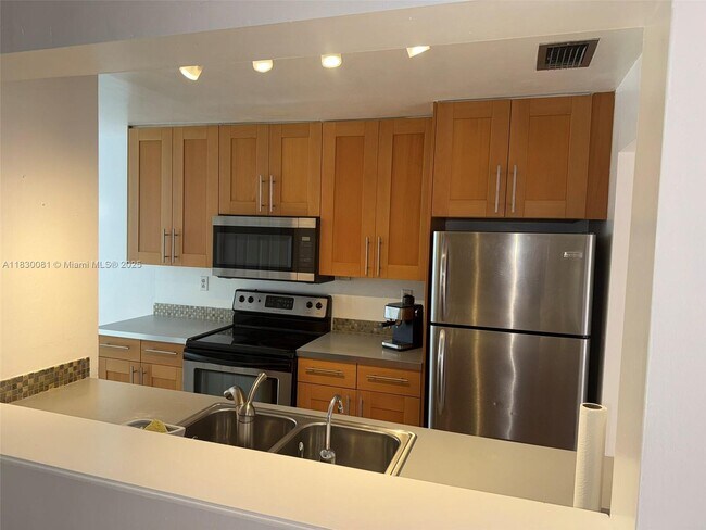 8247 NW 8th Pl in Plantation, FL - Building Photo - Building Photo