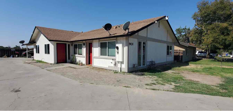 901 La Vida Ln in Porterville, CA - Building Photo