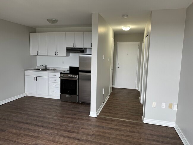 Dundas Apartments in London, ON - Building Photo - Building Photo