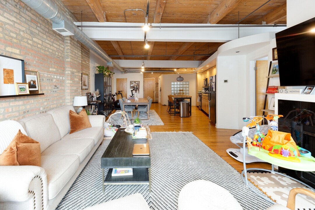 612 N Oakley Blvd in Chicago, IL - Building Photo