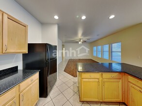 15024 W Windrose Dr in Surprise, AZ - Building Photo - Building Photo