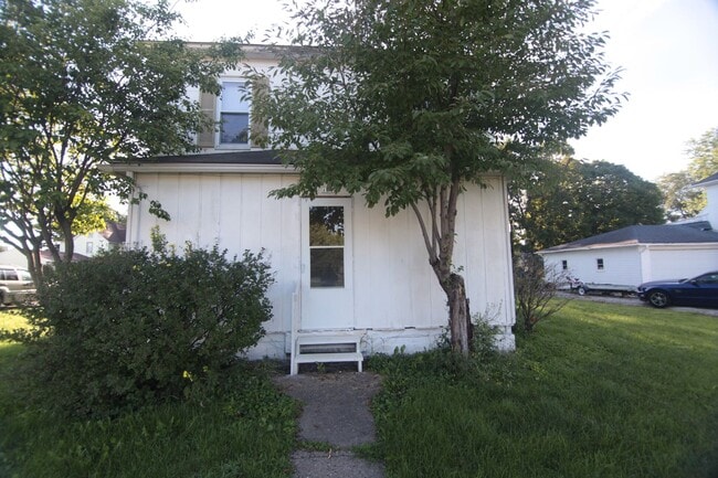 1802 13th St in Viola, IL - Foto de edificio - Building Photo