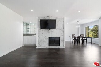 853 Le Doux Rd in Los Angeles, CA - Building Photo - Building Photo