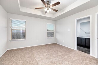 105 Highland Vw in New Braunfels, TX - Building Photo - Building Photo