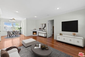 1701 Stearns Dr in Los Angeles, CA - Building Photo - Building Photo