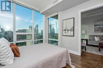 3525 Kariya Dr in Mississauga, ON - Building Photo - Building Photo