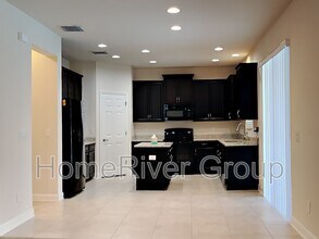 10459 Flagstaff Falls Ave in Riverview, FL - Building Photo - Building Photo