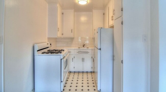 property at 1549 San Carlos Ave