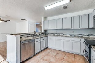 10141 Chapel Rock Dr in Fort Worth, TX - Building Photo