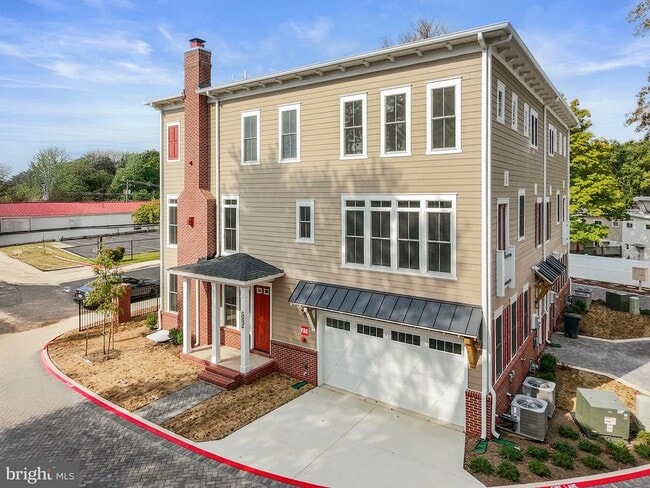 property at 10631 Pocket Pl