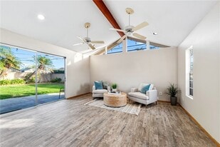 6682 Alexandria Dr in Huntington Beach, CA - Building Photo