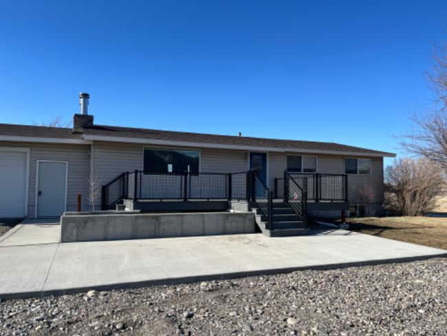 145 Sunset Dr