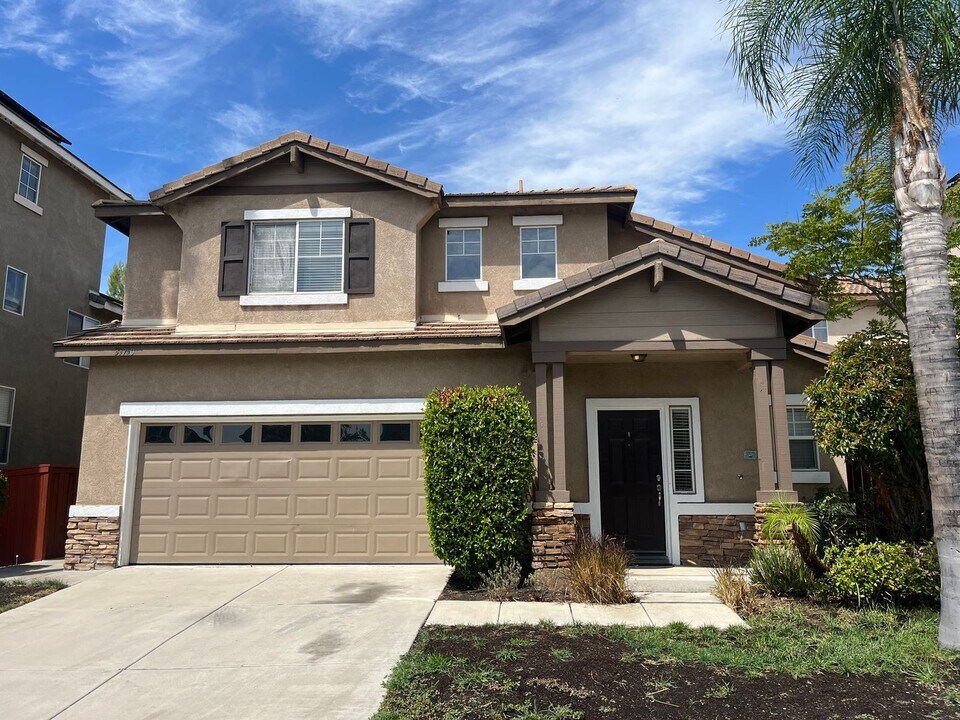 39790 Monarch Dr in Murrieta, CA - Foto de edificio